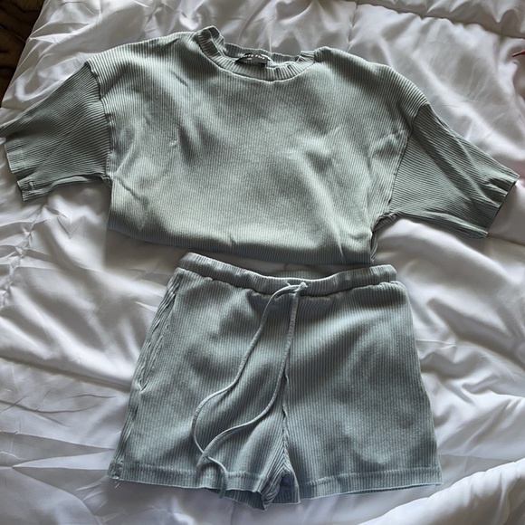 White fox lounge set - Picture 6 of 6